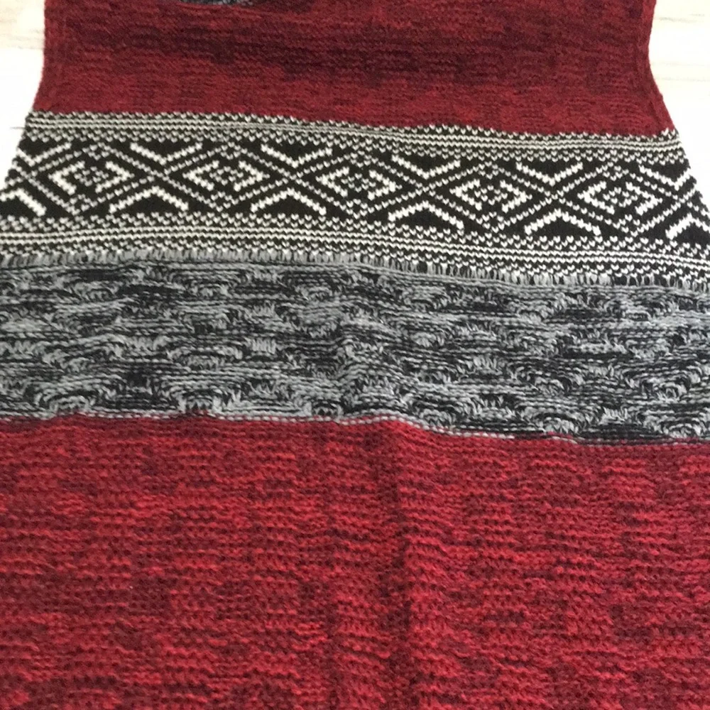 This & That burgundy black gray white 16”x80” geometric print wrap scarf